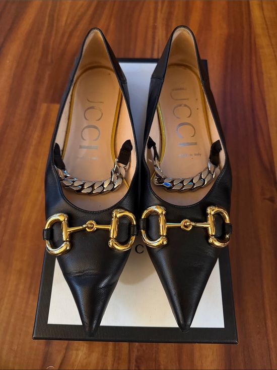 Gucci Shoes - Gucci Black Leather Pointed-Toe Flats with Gold Horsebit Chain